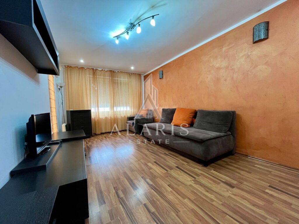 Apartament cu 3 camere, centrala proprie, in Complexul Studentesc