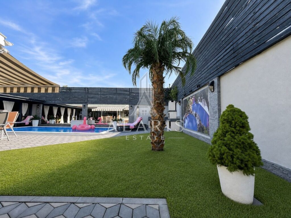 Casa individuala 7 camere, piscina, in Aradului, fotografia 3