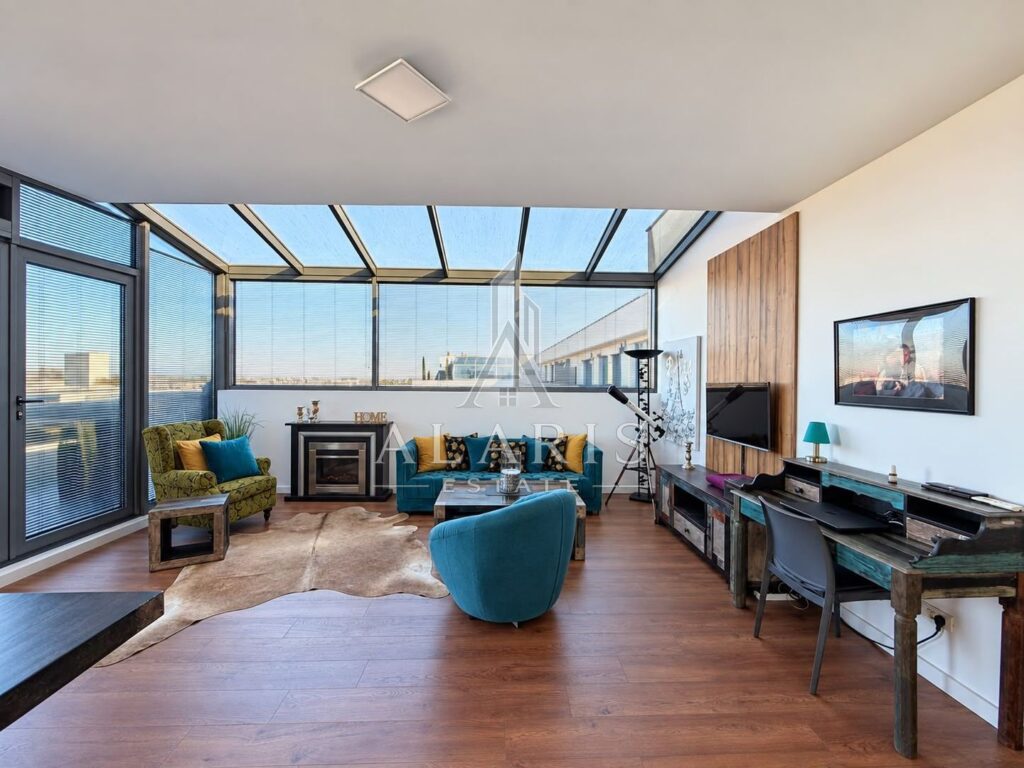 Apartament tip penthuse, 3 camere, 2 bai, Torontalului, fotografia 2