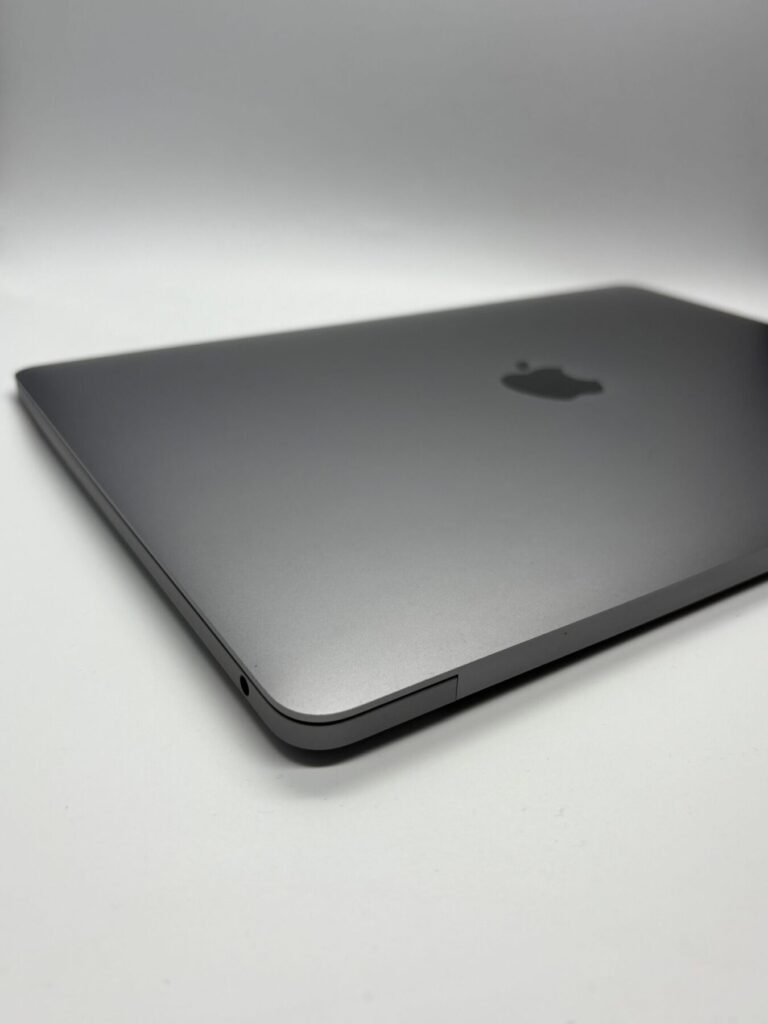 MacBook Pro 13″ 2020 cu procesor M1 (Model A2338) – Timișoara – poza 5 din 8