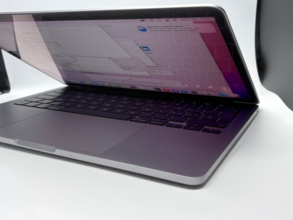MacBook Pro 13″ 2020 cu procesor M1 (Model A2338) – Timișoara – poza 4 din 8