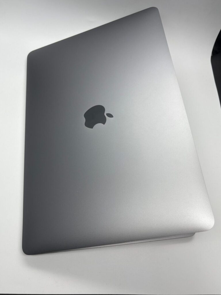 MacBook Pro 13″ 2020 cu procesor M1 (Model A2338) – Timișoara – poza 6 din 8