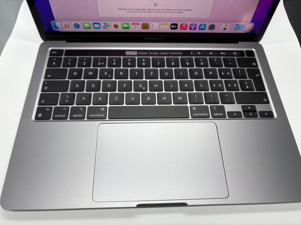 MacBook Pro 13″ 2020 cu procesor M1 (Model A2338) – Timișoara – poza 2 din 8