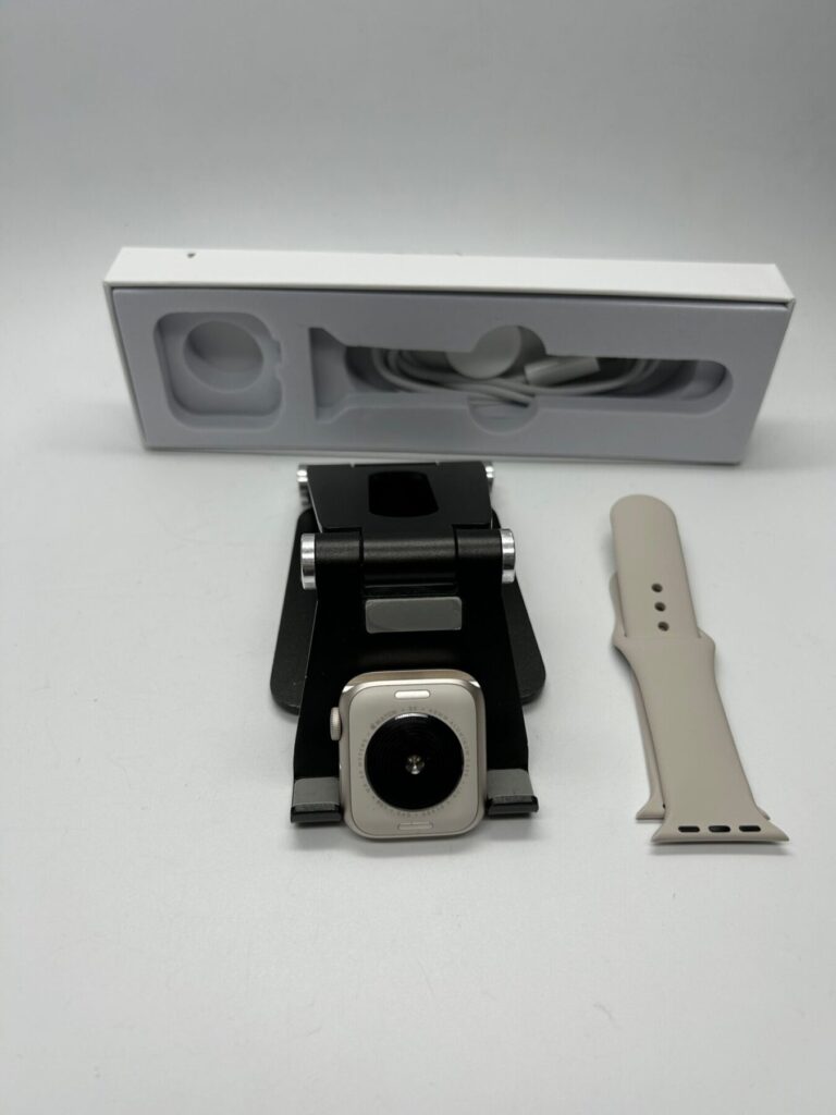APPLE Watch SE (2nd Gen) GPS + Cellular, 40mm, Starlight Sport Aluminium Case