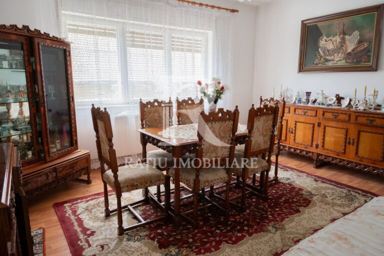 Apartament de colecție în centrul Marghitei | 4 camere | Garaj inclus