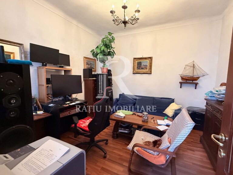 Casă cu 4 Camere de Vânzare | Decebal | Oradea