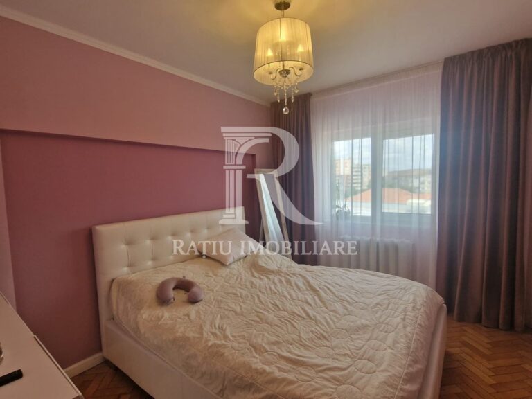 Apartament cu 3 camere | Zona Biserica Emanuel | Oradea