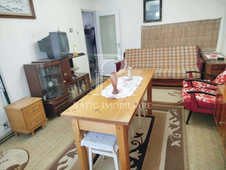 Apartament cu 3 camere | Zona garii | Salonta