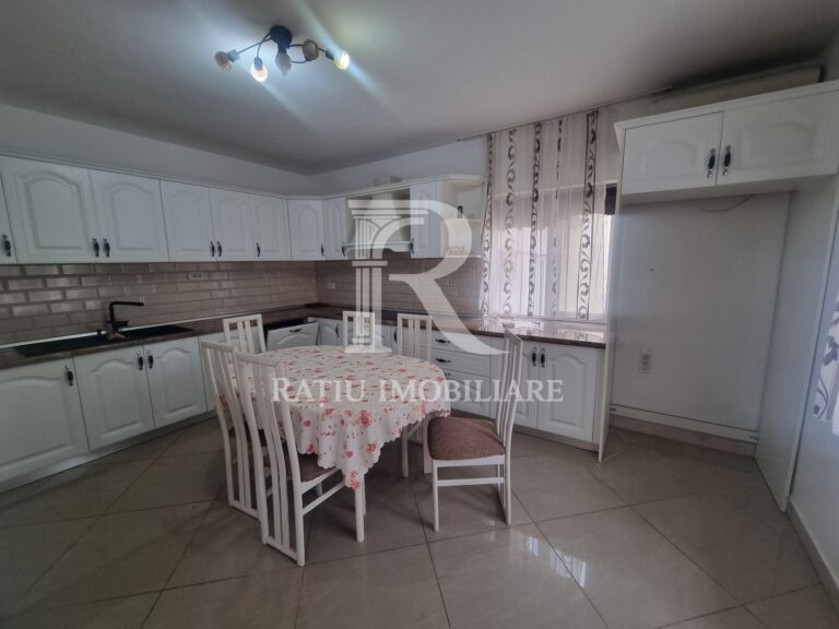 Casă 3 corpuri de vânzare | Teren 1060 mp | Cristur | Hunedoara