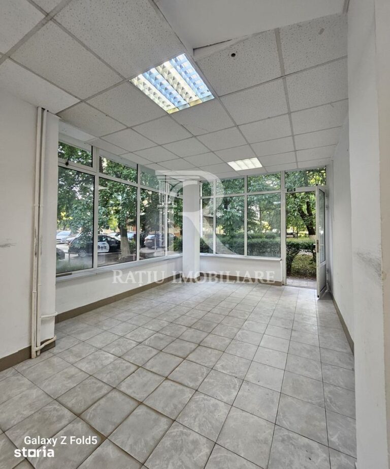 Spațiu comercial de închiriat | Bulevardul Dacia | 2 încăperi | Acces