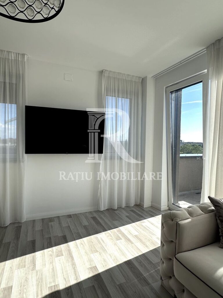 Apartament cu 3 camere de închiriat | Terasa de 33 mp | Calea Aradului