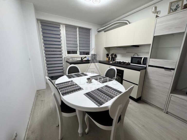 Apartament cu 3 camere, loc de parcare inclus, zona Torontalului