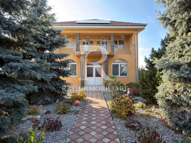 Casa P+E | Garaj | Curte | Gradina | Bucatarii de vara | Terasa | Les – Oradea – poza 3 din 8